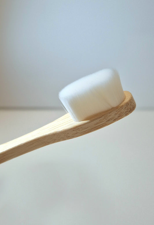 Brosse à dents micro-nano blanche